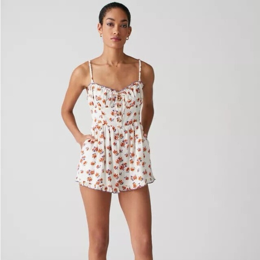 Urban Outfitters Floral Romper (M)